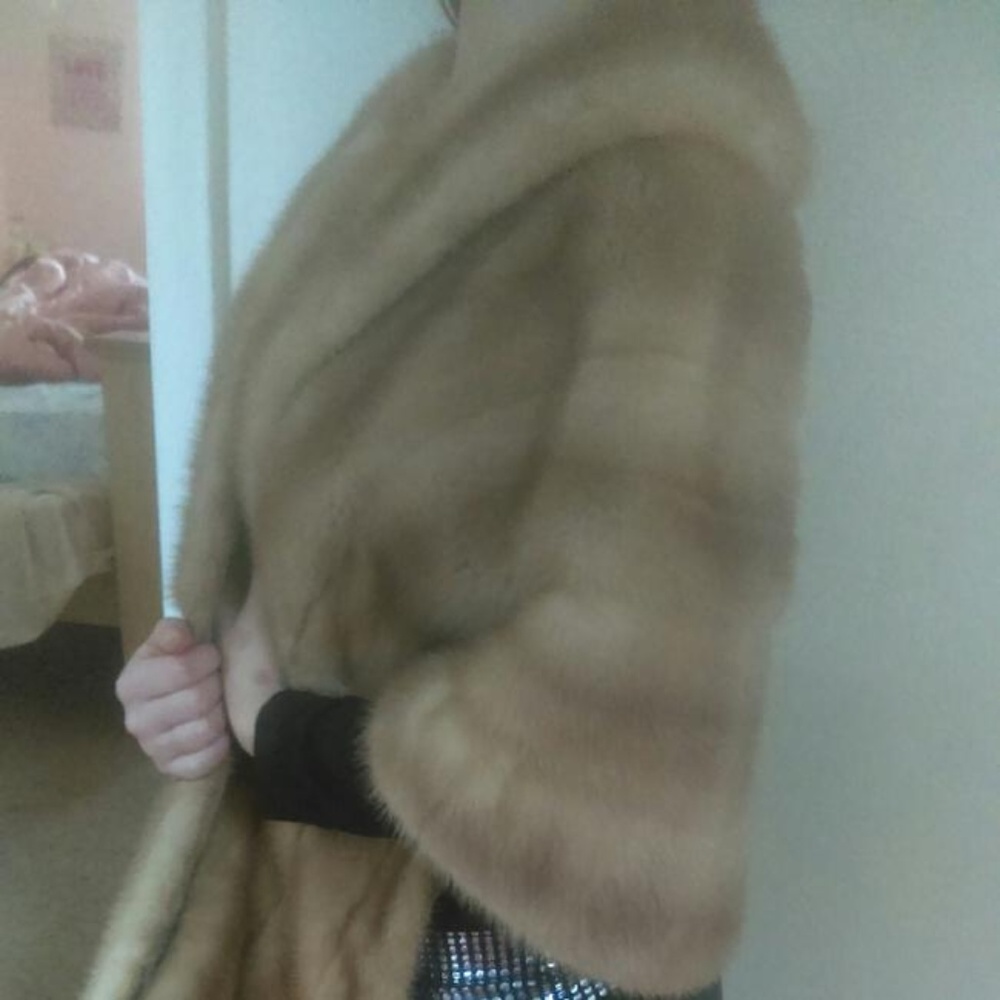 Tan coat - Picture 4 of 8